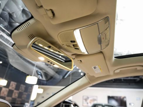 Used 2015 Mercedes-Benz S 550 Sedan image 23