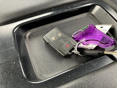 Used 2018 GMC Sierra 1500 2WD Regular Cab image 8