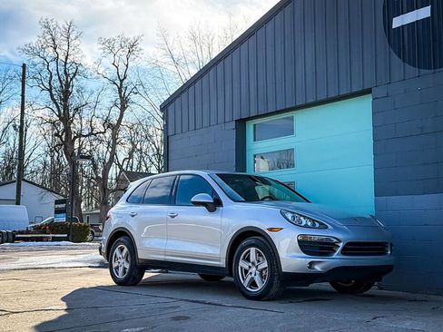 Used 2011 Porsche Cayenne S image 9