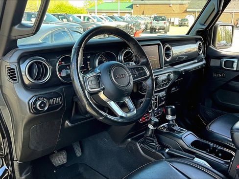 Used 2021 Jeep Wrangler Unlimited Rubicon w/ Trailer Tow Package image 11