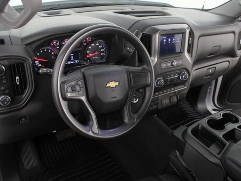 Used 2024 Chevrolet Silverado 1500 Custom image 8
