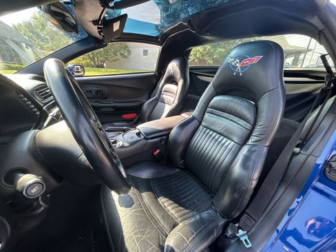 Used 2002 Chevrolet Corvette Coupe w/ Preferred Equipment Group2 RWD image 19