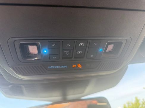 Used 2024 Ford Explorer King Ranch w/ Technology Package AWD/4WD image 20