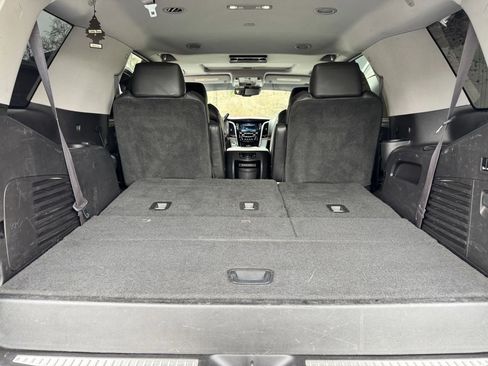 Used 2015 Cadillac Escalade Premium image 30