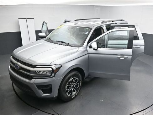 Used 2024 Ford Expedition XLT image 39