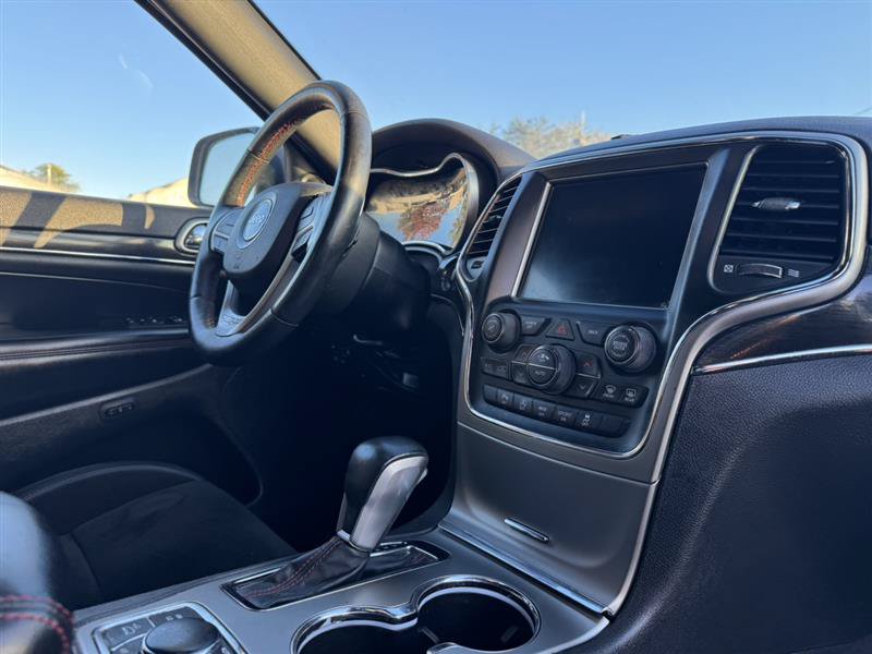 Used 2017 Jeep Grand Cherokee Trailhawk AWD/4WD image 18