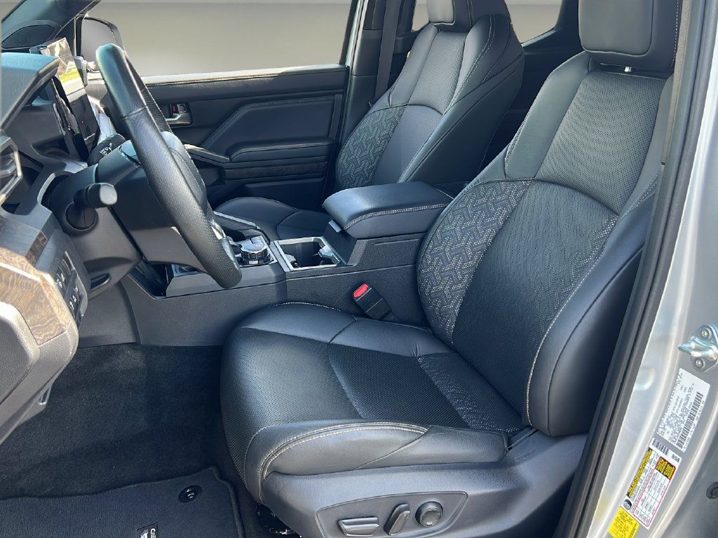 Used 2024 Toyota Tacoma Limited w/ Limited Package (LT) AWD/4WD image 13