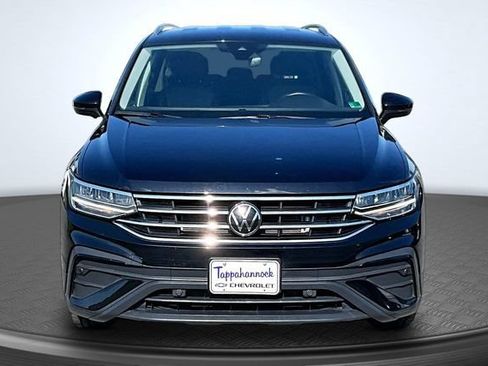 Used 2024 Volkswagen Tiguan SE FWD image 2