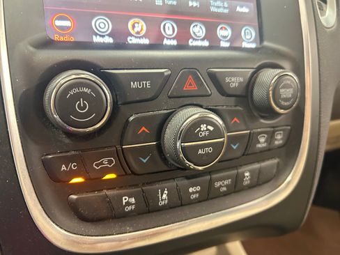 Used 2018 Dodge Durango Citadel w/ Technology Group RWD image 17