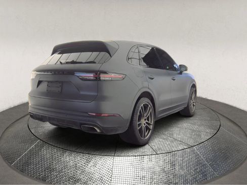 Used 2020 Porsche Cayenne AWD/4WD image 2