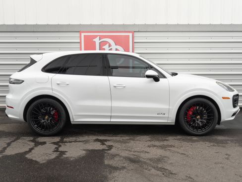 Used 2022 Porsche Cayenne GTS image 42