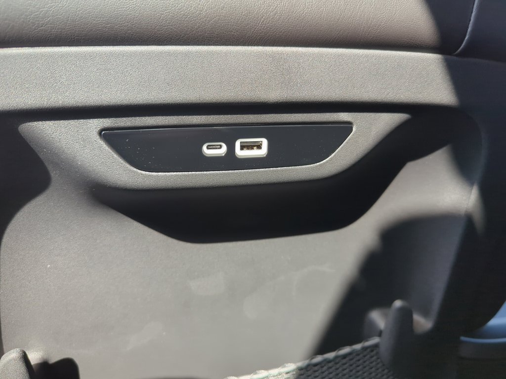 New 2027 Chrysler Pacifica Select AWD/4WD image 40
