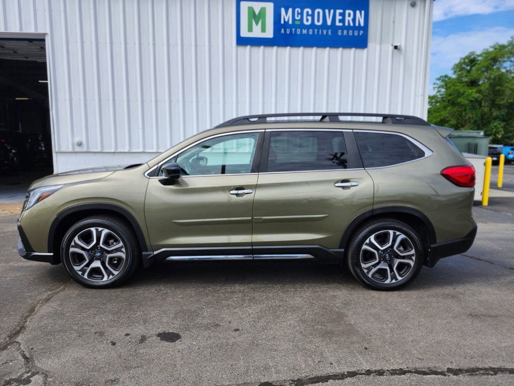 Used 2024 Subaru Ascent Touring AWD/4WD image 2