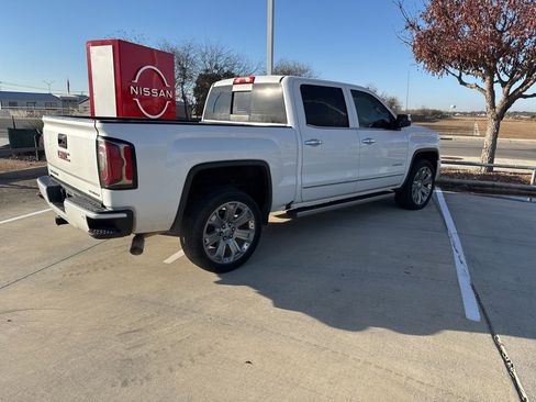 Used 2018 GMC Sierra 1500 Denali w/ Denali Ultimate Package image 3
