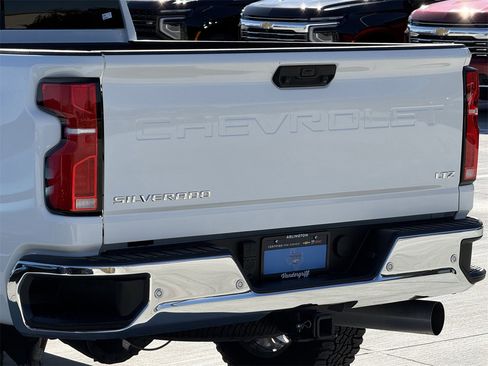 Used 2024 Chevrolet Silverado 2500 LTZ w/ LTZ Premium Texas Edition image 6