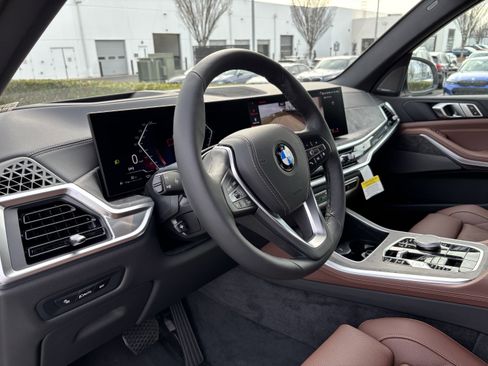 Used 2026 BMW X5 sDrive40i w/ Premium Package image 16