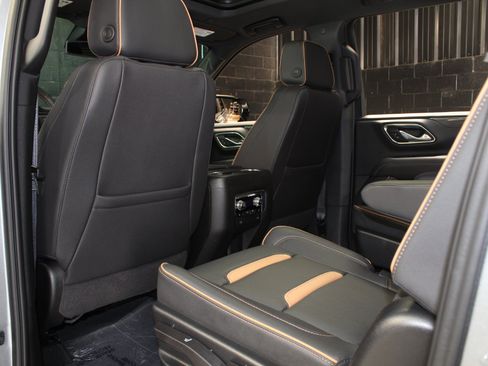 Used 2023 GMC Yukon XL AT4 w/ Technology Package AWD/4WD image 43
