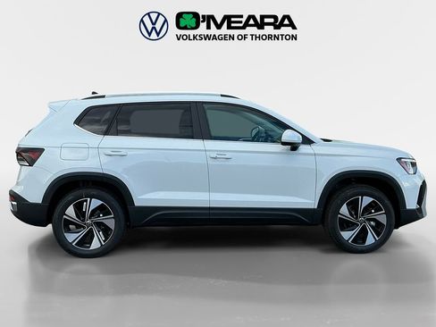 New 2025 Volkswagen Taos SE image 6