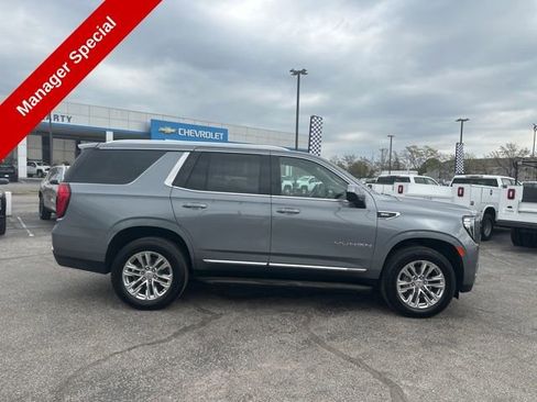 Used 2022 GMC Yukon SLT AWD/4WD image 2