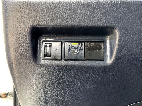 Used 2024 Toyota RAV4 XLE FWD image 33