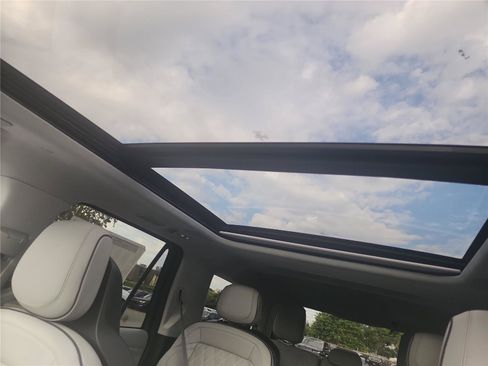 New 2026 Lincoln Navigator Black Label w/ Black Label Special Edition AWD/4WD image 16