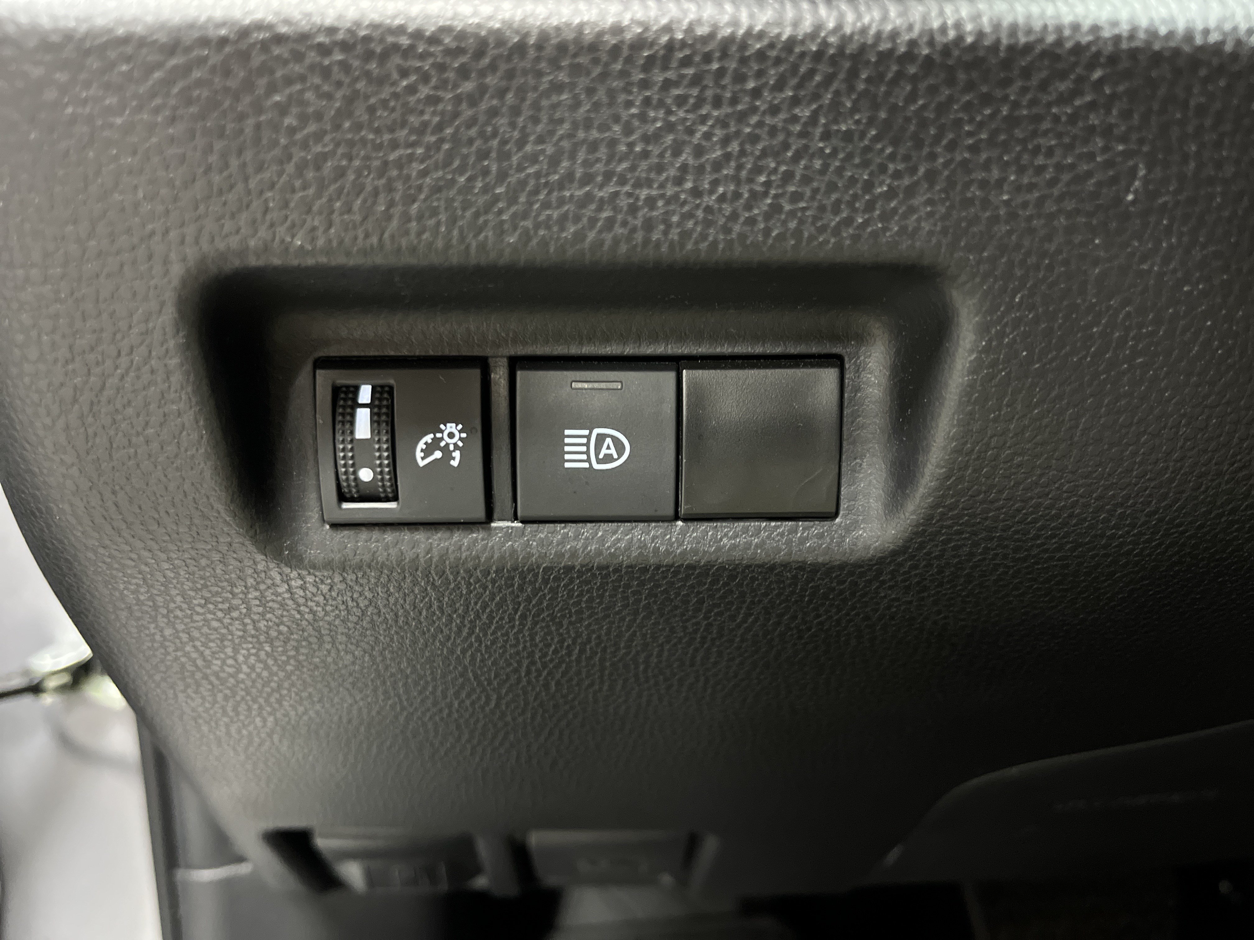 Certified 2024 Toyota RAV4 LE FWD image 34