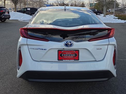 Certified 2022 Toyota Prius Prime XLE image 6