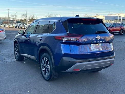 Used 2021 Nissan Rogue SV image 6