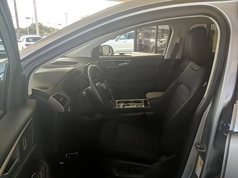 Used 2023 Ford Edge SEL image 9