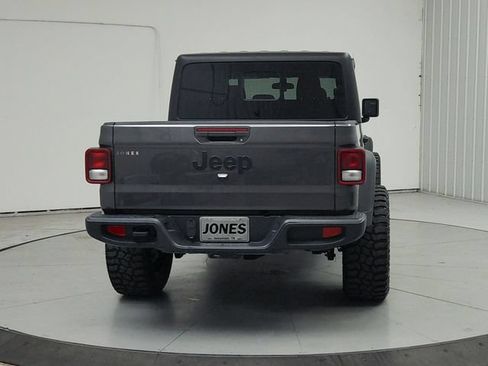 Used 2023 Jeep Gladiator Sport AWD/4WD image 7