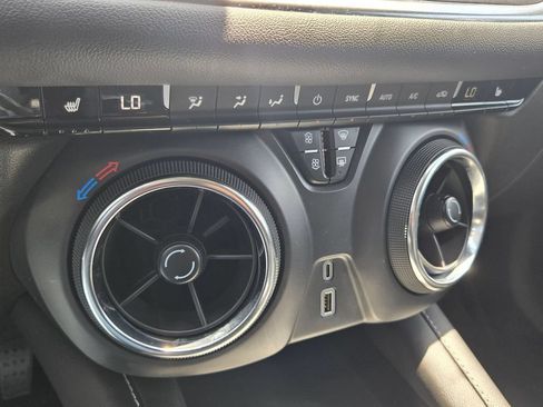 Used 2025 Chevrolet Blazer LT FWD image 24