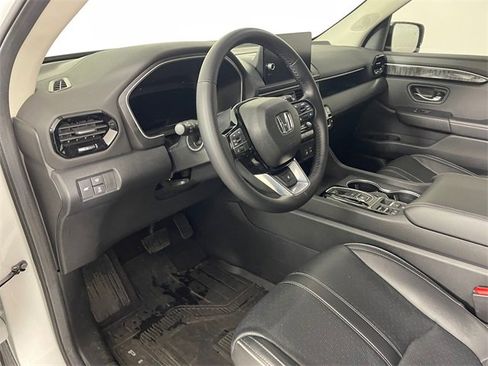 Certified 2024 Honda Pilot Elite image 3