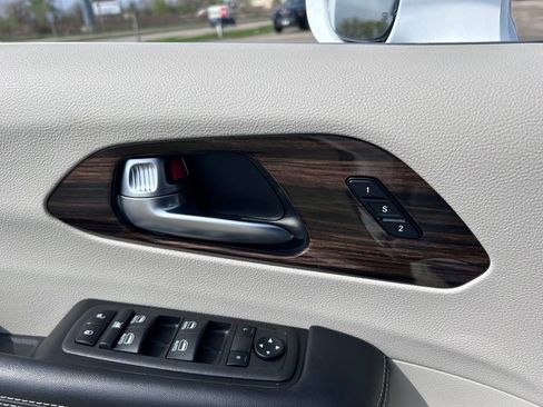 Used 2022 Chrysler Pacifica Limited FWD image 31