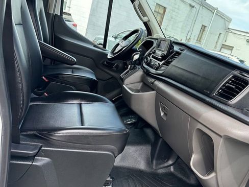 Used 2025 Ford Transit 250 148 Medium Roof RWD image 29