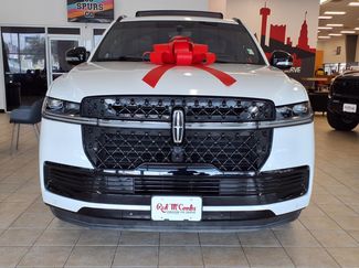 Used 2025 Lincoln Navigator Reserve w/ Jet Appearance Package AWD/4WD video 2