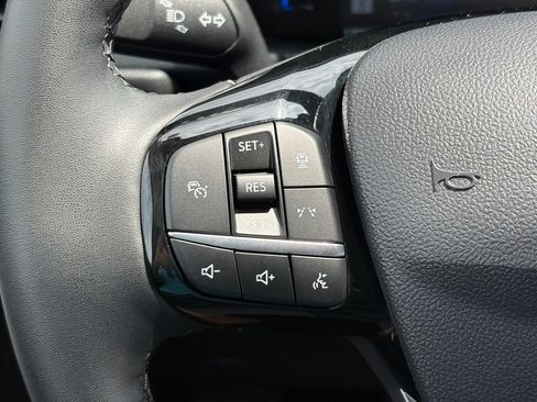 Used 2023 Ford Escape Active w/ Tech Pack #1 AWD/4WD image 32