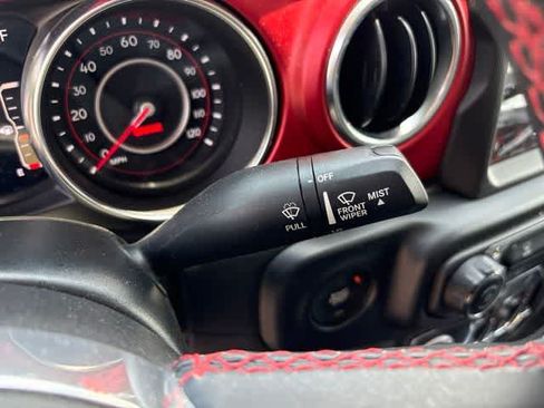 Used 2022 Jeep Gladiator Rubicon w/ LED Lighting Group AWD/4WD image 17