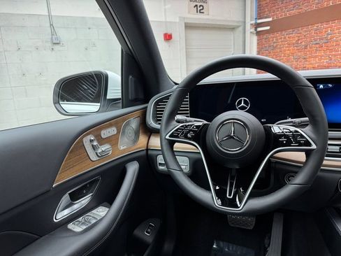 New 2025 Mercedes-Benz GLS 450 4MATIC image 13