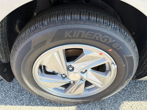 New 2026 Hyundai Elantra SE image 17