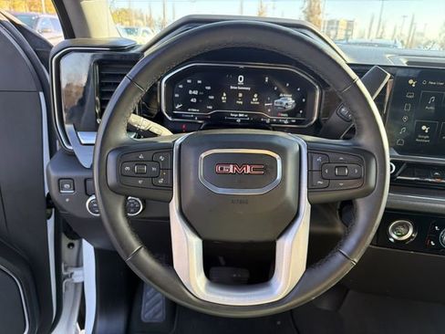 Used 2024 GMC Sierra 1500 SLT image 25