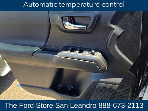 Used 2021 Toyota Tacoma TRD Off-Road w/ Technology Package AWD/4WD image 27