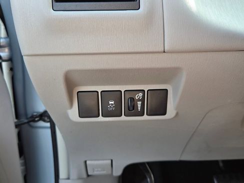 Used 2016 Toyota Prius V Four image 27