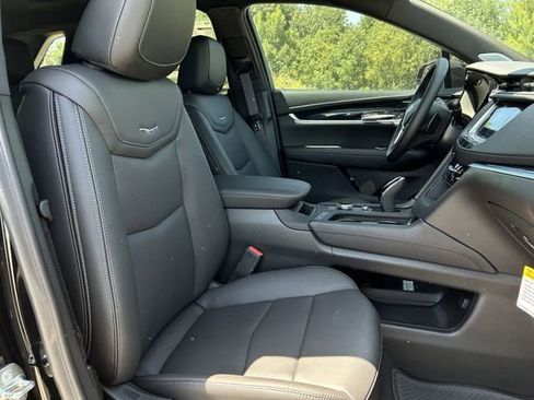 New 2025 Cadillac XT5 Premium Luxury image 28
