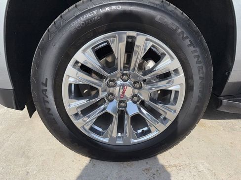 Used 2025 GMC Yukon XL Denali AWD/4WD image 50
