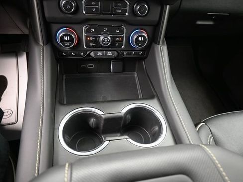 Certified 2023 Chevrolet Suburban Premier w/ Advanced Technology Package image 11