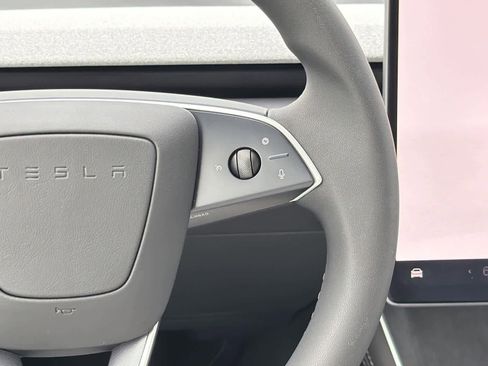 Used 2026 Tesla Model Y 2WD image 14