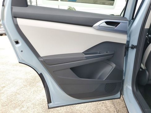 New 2026 Volkswagen Taos SE FWD image 13