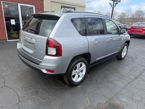 Used 2017 Jeep Compass Latitude image 5