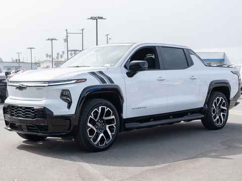 New 2024 Chevrolet Silverado EV RST image 8