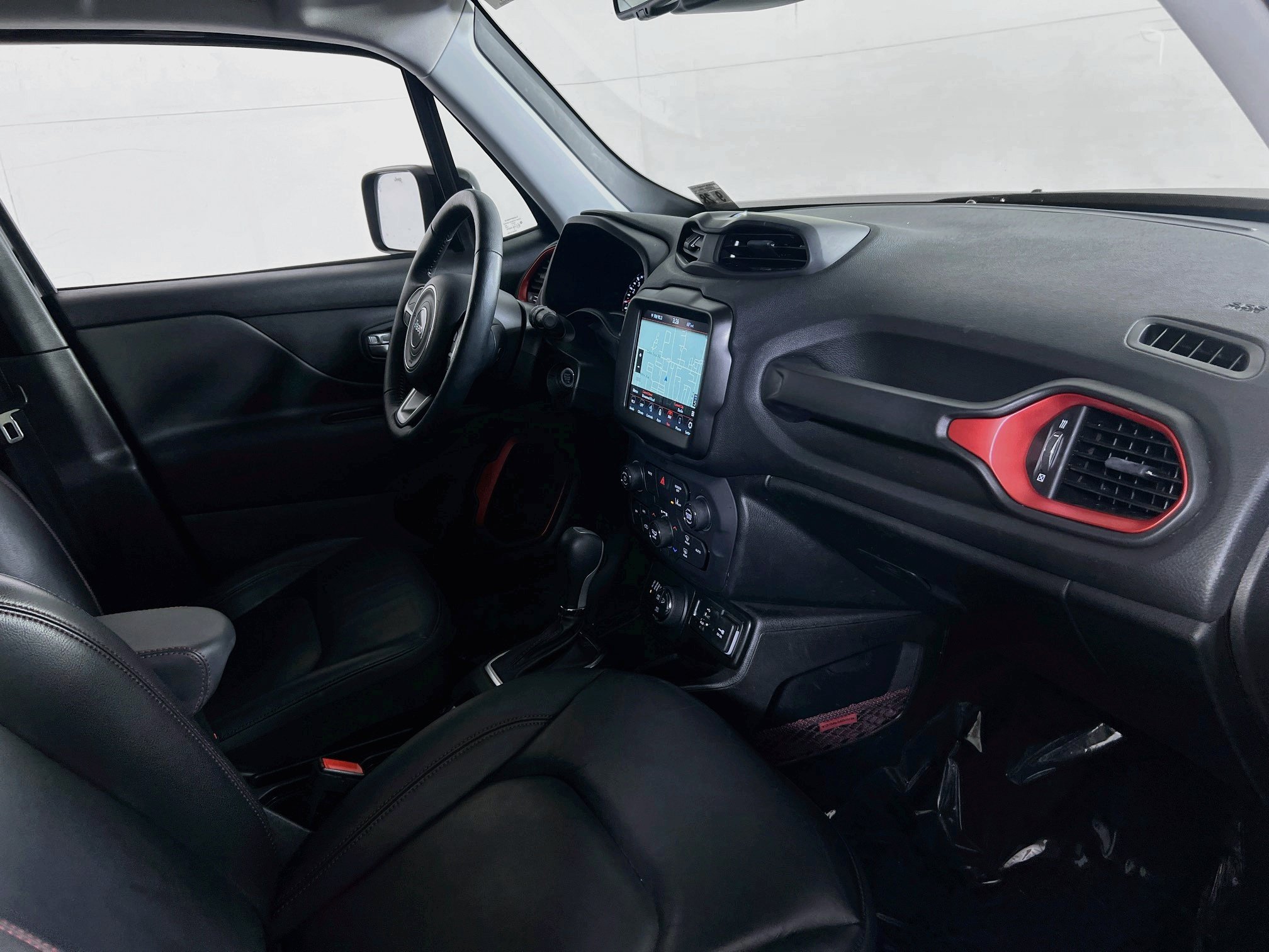 Used 2023 Jeep Renegade Trailhawk w/ Trailhawk Elite Group AWD/4WD image 28